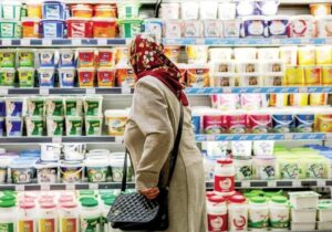 چرا لبنیات ارزان با نرخ مصوب به دست مردم نرسید؟/ آزاد: تولید شیر با این قیمت‌ها اصلا منطقی نیست؛ ادامه پیدا کند، سال آینده قیمت‌ها سرسام‌آور می‌شود