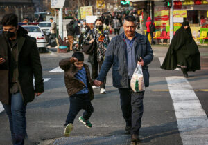 نرخ رشد اقتصاد نیمه اول امسال بدون نفت منفی ۰.۵ درصد شد / با نفت؛ ۰.۱ درصد