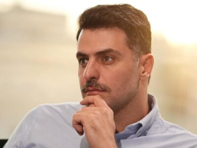 ببینید | انتقاد تند علی ضیا از پزشکیان:  ای کاش در سیاست نیامده بود / دکمه اتوپایلوت را زده و مملکت را رها کرده است!