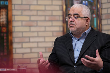 نماینده سابق مجلس؛ مبادا روزی بیدار شویم که خیلی دیر باشد/ اعتراضات بازار گوشه‌ای از خشم فروخفته مردم است/ امیدوارم خونی از دماغ کسی نیاید