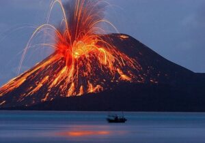 ببینید | فوران تماشایی مواد مذاب در جزیره هاوایی