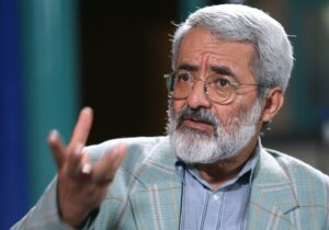 سلیمی نمین: دولت شرایط جنگی روانی در کشور را جدی نگرفته است / با دلسرد شدن قشر متوسط خطر تشدید فعالیت تندروها وجود دارد