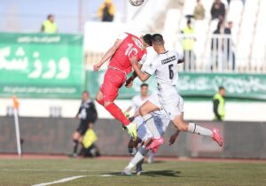 عکس | پوستر کنایهآمیز آلومینیوم برای دیدار با پرسپولیس