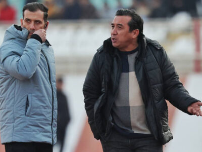 ببینید | حرکت زشت و منشوری خداداد عزیزی در کنار زمین؛ مسئولین کجا هستند؟