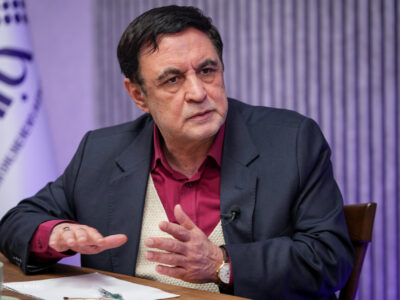 کنایه ناصر ایمانی به حامیان تعویض وزیر خارجه/ اقتضای شرایط کشور این است که از کلیت دولت حمایت شود