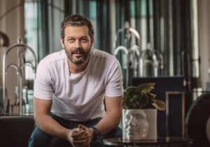 پژمان بازغی استعفا داد