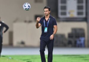 عکس | گشتوگذار فرهاد مجیدی و پسرش در امارات