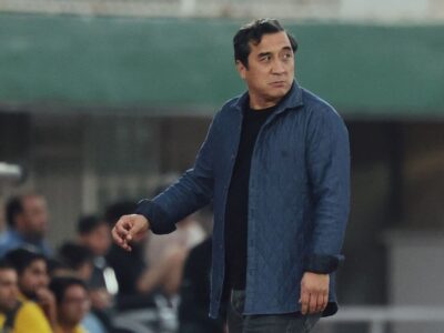 حمله به الفاظ رکیک خدادادعزیزی در برنامه تلویزیونی/ او همان حرفهایی را که کنار زمین حواله دیگران می کند روی آنتن برای خانواده ها زد