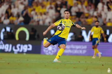 عکس | دیدار رونالدو با یک دوست قدیمی؛ تماشاگر ویژه شب درخشان کریستیانو