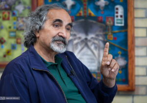 آزاد ارمکی: سیاست هدف طبقه متوسط نیست؛ ابزار آن است