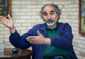 آزادارمکی: ایران وارد دوره خودویرانگری جمعی شده است/ فروپاشی سیاسی خطر واقعی است، نه فروپاشی اجتماعی