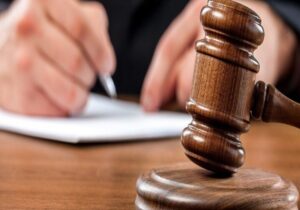 چرا حکم دادگاه چای دبش در باره دو وزیر دولت رئیسی با اینکه قطعی شده اجرا نمی شود؟ چرا دادگاه تخلفات فرزند صدیقی علنی نبود؟