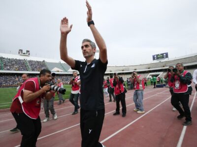 مغز متفکر وسط زمین، روی نیمکت مس