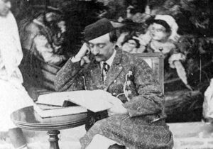 خاطرات ناصرالدین‌شاه: توی کالسکه کتاب «گلستان و بوستان» شیخ را می‌خواندم