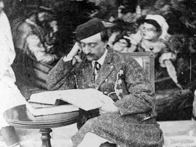 خاطرات ناصرالدین‌شاه: توی کالسکه کتاب «گلستان و بوستان» شیخ را می‌خواندم