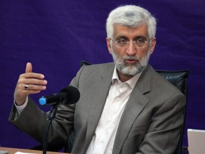 کافه خوب است یا بد؟/ انتشار عکسی از سعید جلیلی در یک کافه/ جلیلی: غرب کافه را تعریف کرده تا انسان از خانواده‌اش دور بماند