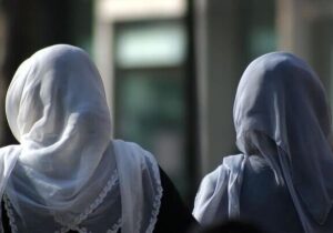 ببینید | رو دست زدن دستیار قالیباف به جلیلی درباره قانون حجاب: چرا حتی یکبار هم جلیلی از لاریجانی نخواست …