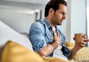 آیا مرکبات ترش، سرماخوردگی را تشدید میکنند؟/ روشهای رفع گلودردهای ویروسی/ بهترین شوربا برای رفع سرفه/ چرا باید سرماخوردهها لینت مزاج داشته باشند؟