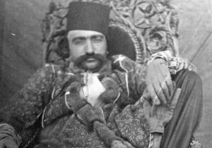 خاطرات ناصرالدین‌شاه: انیس‌الدوله را دیدم سوار خر سفیدی بود، به زیارت می‌رفت؛ بسیار خنده‌ام گرفت