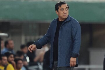 این صداوسیما که نمی تواند جلوی فحش خداد عزیزی روی آنتن زنده را بگیرد، می خواهد مدیریت محتوای شبکه نمایش خاتگی را  بر عهده بگیرد