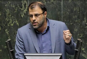 سوال یک نماینده از وزیر راه/ چرا در بلیط هواپیماهای داخلی انگلیسی نوشته می‌شود؟