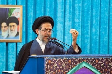 امام جمعه تهران: سیستم بانکی کشور دچار فساد است/ دولتمردان با مردم صحبت کنند و بگویند ساختار اقتصاد را  چگونه می‌توان اصلاح کرد