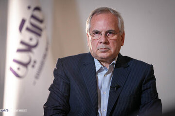 از سریع القلم چه می آموزیم؟ / جامعه‌ای که عقلانیت را نشانه بگیرد، دیر یا زود آینده‌اش را از دست می دهد