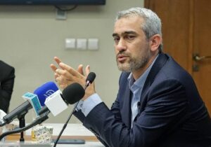 ببینید | علت روند افزایش قیمت دلار به روایت وزیر اقتصاد: انتظار دارید که دلار ارزان شود؟ اگر بالا نمیرفت باید تعجب میکردید!