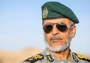 عکسی از مقام بلندرتبه ارتش در خانه یک ارمنی در آستانه سال نو میلادی+ عکس