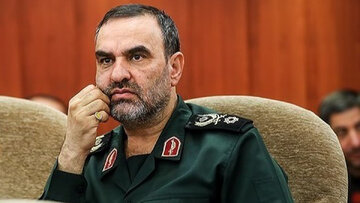 عصایی که از مهلکه بیرون آمد/ تصویری از عصای جانشین اطلاعات سپاه پس از حمله اسرائیل