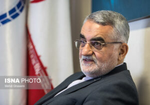 علاءالدین بروجردی: اگر آمریکا بخواهد در مسیر جبران مافات گام بردارد، نخستین اقدامش باید عذرخواهی از حمله به ایران باشد