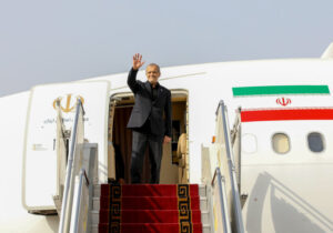 پزشکیان وارد آستانه پایتخت قزاقستان شد