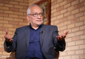 پیشنهاد حسین مرعشی برای حل بحران کشور/ شرایط کنونی بهعنوان «وضعیت اضطراری» تلقی شود