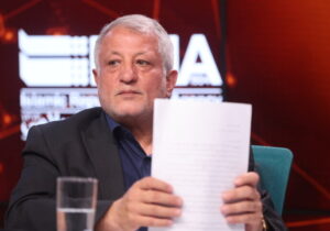 پیشنهاد محسن هاشمی به پزشکیان: افراد متنفذ دولت با رهبری جلسه بگذارند و ضمن ارائه اطلاعات از ایشان کمک بخواهند/ فشار مجلس برای استیضاح منطقی نیست