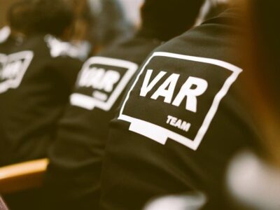 اشتباه داوری با VAR را کجای دلمان بگذاریم؟/ فدراسیون فوتبال عمدا بدنبال حاشیه سازی است تا ضعفهایش دیده نشود