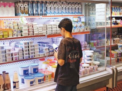 سرانه مصرف لبنیات در ایران در یک دهه ۸۰ کیلو کاهش داشته است