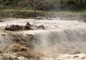 ببینید | طغیان رودخانهها در پی بارش باران در شهرستان ملکشاهی استان ایلام