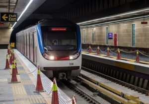 ورود یک فرد به حریم ریلی مترو؛ ماجرا چیست؟