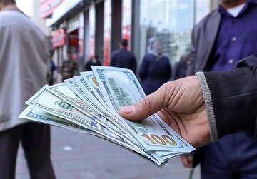 قیمت دلار، یورو و سایر ارزها امروز ۱۲ آذر/ تکان قیمت دلار و پوند عجیب شد/ دلار چند کانال بالا پرید