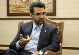 انتقاد تند آذری جهرمی از سیاستها نمایشی دولت ؛ به جای پیود دلار و فیلترینگ ، کابینه را ترمیم کنید