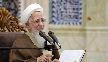 آیت الله جوادی آملی: انسان تنها با «گریه» و «ناله صادقانه» می‌تواند بر دشمن درونی پیروز شود