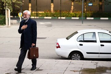 واکنش دفتر جلیلی به هزینه نجومی ضدگلوله کردن ماشین او؛ جلیلی مخالف بود، نهاد نظارتی اصرار کرد/ تیبا اصلا ضدگلوله نیست، پراید هم ۸ میلیون هزینه داشت