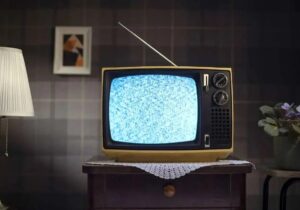 فقط سریالهای قدیمی و خاطره انگیز تلویزیون است که بیننده دارد/ حتی اگر کار خوب جدیدی هم تولید شود مخاطب سراغش نمی رود