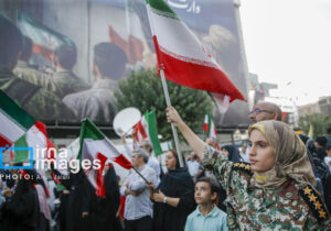 معاون سیاسی سپاه: جوان ایرانی گرفتار شده در محاصره تبلیغاتی دشمن، فقط با اقناع، از دام خارج میشود/ دشمن میخواهد آثار مشعشع مفاهیم انقلابی را محو کرد