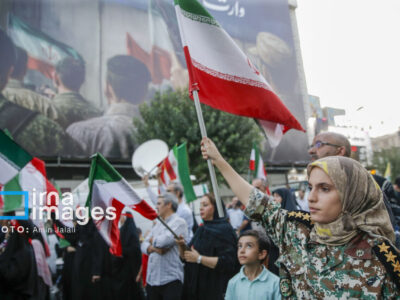 معاون سیاسی سپاه: جوان ایرانی گرفتار شده در محاصره تبلیغاتی دشمن، فقط با اقناع، از دام خارج میشود/ دشمن میخواهد آثار مشعشع مفاهیم انقلابی را محو کرد