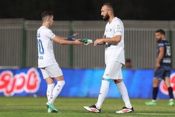 منیعی: روزبه نیمکت نشین هم می‌تواند به استقلال کمک کند