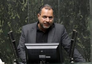 ادعای بانکیپور درباره پیامکهای حجاب؛ احراز هویت و شناسایی محل سکونت/ محرومان فشار میآورند؛ گرانی را تحمل میکنیم، بیبندوباری را نه