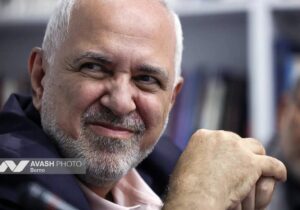 رمزگشایی ظریف از توییت ۱۲ سال پیش خود/ منظورم احمدی‌نژاد بود!