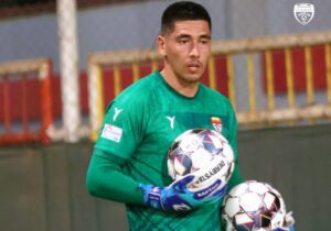 عکس| ستاره ازبک به کشورش برگشت