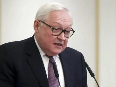 ریابکوف: روسیه شانهبهشانه در کنار مادورو ایستاده است